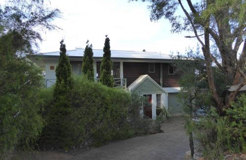 Denmark House | Sea Banksia
