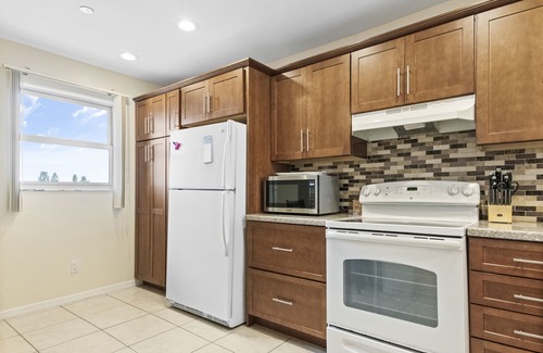 Madeira Beach Condo | 🌊 Sea Breeze #506 Direct Gulf Front with Prime Madeira Beach Location