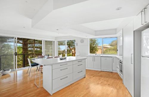 Forresters Beach House | Sea Breeze