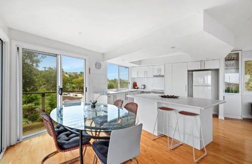 Forresters Beach House | Sea Breeze