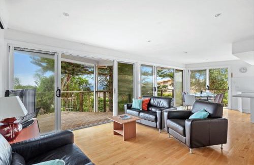 Forresters Beach House | Sea Breeze