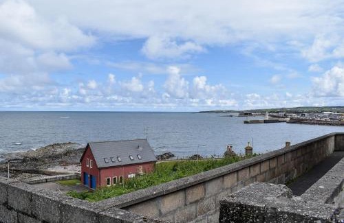 Buckie House | Sea Breeze Cottage
