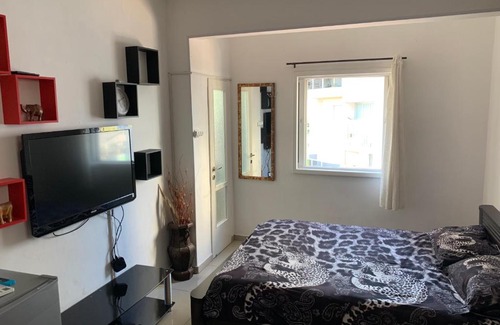 Bat Yam Apartment | Sea Breeze