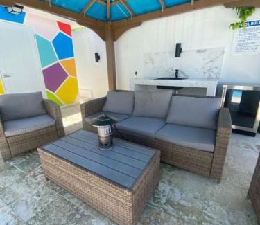 Terranova House | Sea Breeze Tunnel Hideaway 7