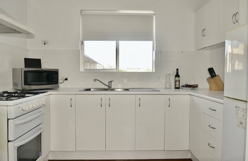 West Beach Bed & Breakfast | Sea Breezes at West Beach