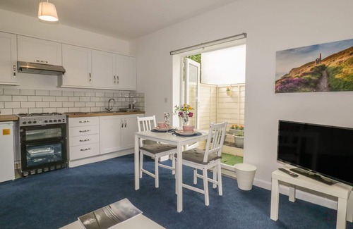 Crantock House | Sea Breezes