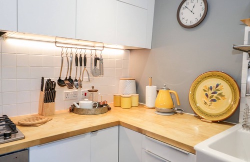 Conwy Cottage | SEA CHEST, pet friendly, character holiday cottage in Conwy