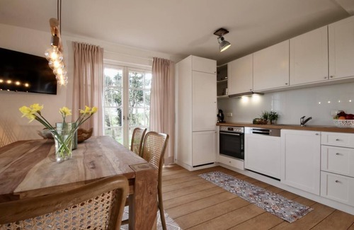 Hillgroven Apartment | Sea dike 2