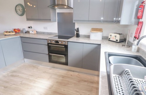 Marazion Cottage | SEA DREAMS, pet friendly, country holiday cottage in Marazion