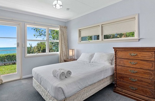 Pakawau House | Sea Front at Pākawau