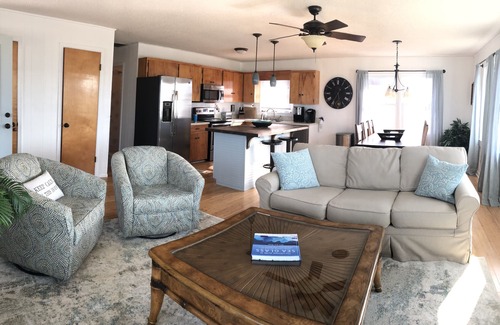 South Nags Head Cottage | SEA GLASS OCEANFRONT COTTAGE.