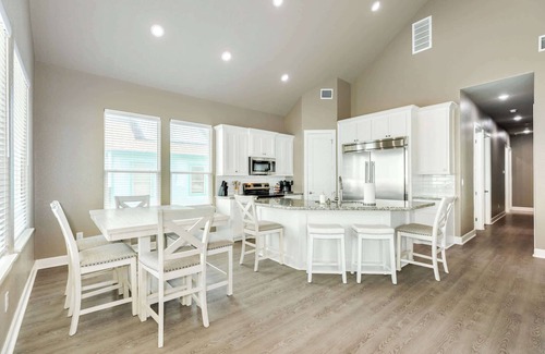 Freeport House | Sea Holly - Beachfront - Pet & Family Friendly