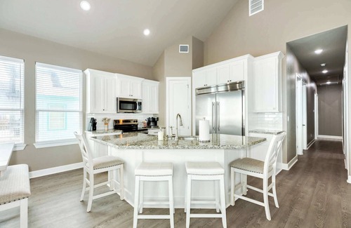 Freeport House | Sea Holly - Beachfront - Pet & Family Friendly