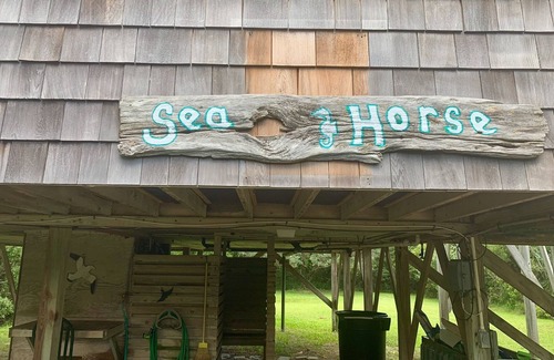 Salvo House | SEA HORSE A Charming Beach Cottagen