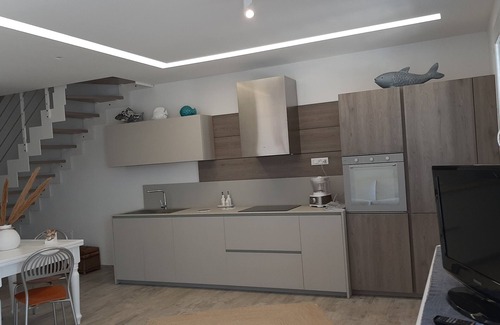 Macari House | sea house with swimming pool