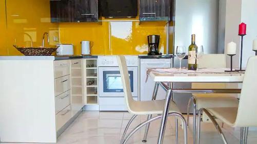 Lakones Apartment | Sea La Vie Apt.