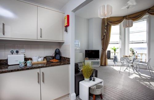 Torquay City Centre Apartment | Sea-la-vie, Astor House