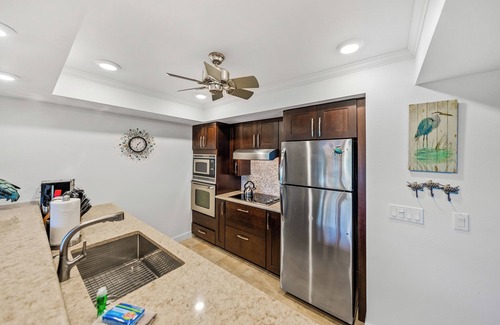 Boca Grande Condo | Sea Oats 121 - 2 bed/2 Bath - Beachview - Tennis Courts, Pool - Elevators
