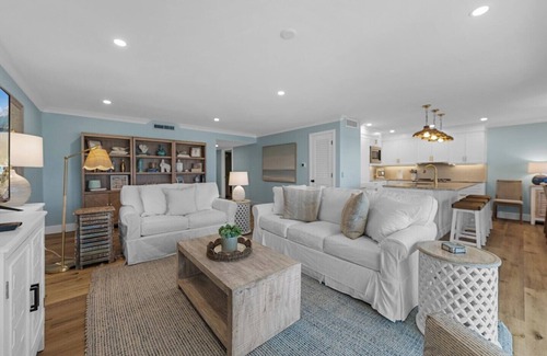 Boca Grande Condo | Sea Oats 152 - 2 bed/2 bath - Elevator - Tennis - Gulf Front