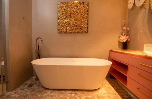 Kerem HaTeimanim Apartment | Sea of Love Tel Aviv Escape