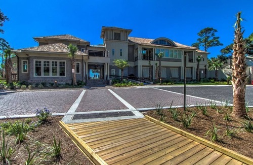 South Beach Villa | Sea Pines Villa Steps to the Beach and Tennis. Golf paradise