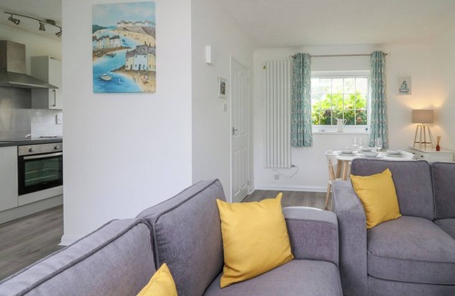 Aberporth Cottage | SEA ROSE, pet friendly, character holiday cottage in Aberporth