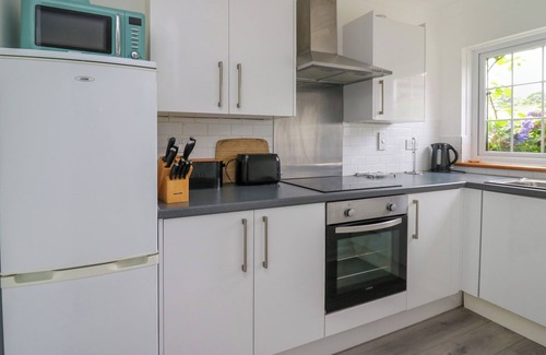 Aberporth Cottage | SEA ROSE, pet friendly, character holiday cottage in Aberporth