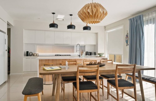 Noraville House | Sea Shell - Brand New House w Direct Beach Access