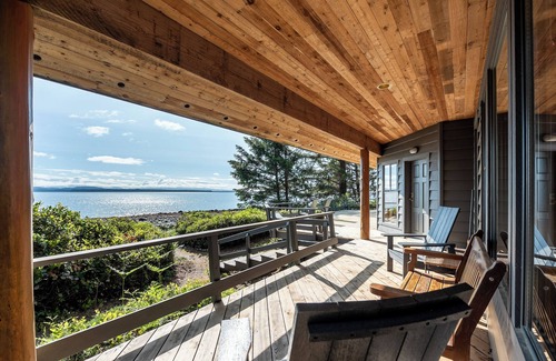 Quadra Island House | Sea Stone Quadra House