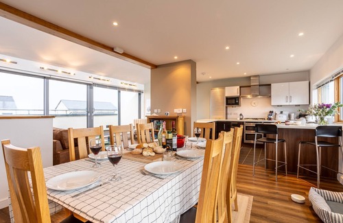 Rhosneigr House | Sea Sway - A newly refurbished house in Rhosneigr