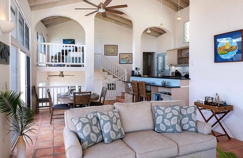 Skytop Villa | Sea Turtle Villa: Stunning Views! Newly Refurnished!