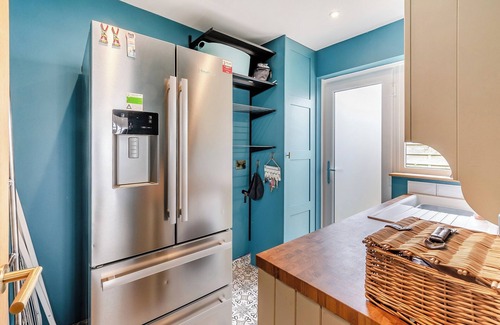 Pagham Cottage | Sea Urchins - UK48896