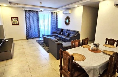 Stone Town House | Sea view, 3-bedrooms in fabulous Zanzibar with AC, WiFi and 24 hr security