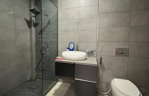 Stone Town House | Sea view, 3-bedrooms in fabulous Zanzibar with AC, WiFi and 24 hr security