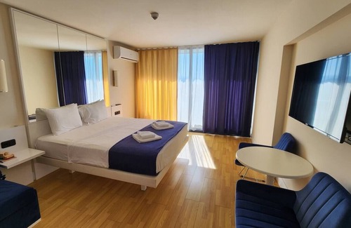 New Boulevard Apartment | Sea view, 38 floor