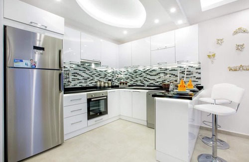 Mahmutlar Apartment | Sea view apartment. At the beach. Alanya / Kestel ... 1 bedroom, 1 living room.