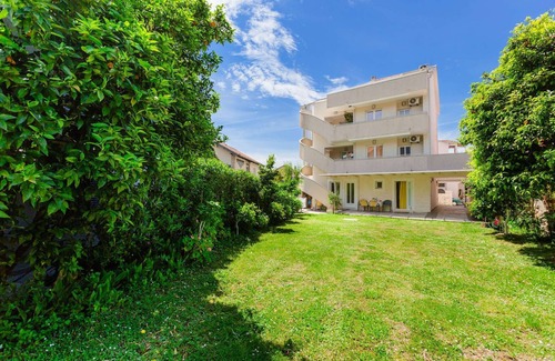 Tomicici Apartment | Sea-view apartment next to the beach