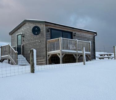 Clachtoll Ski Chalet | Sea View Cabin
