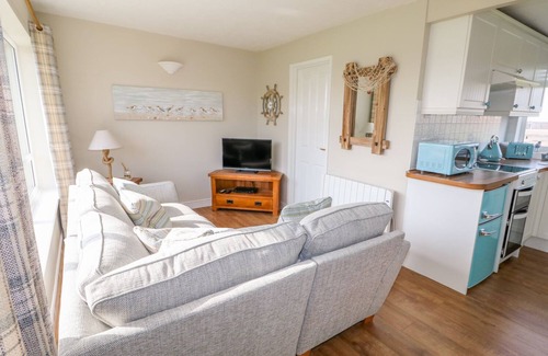 Walcott Cottage | SEA VIEW, country holiday cottage in Walcott
