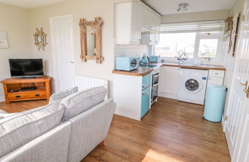 Walcott Cottage | SEA VIEW, country holiday cottage in Walcott