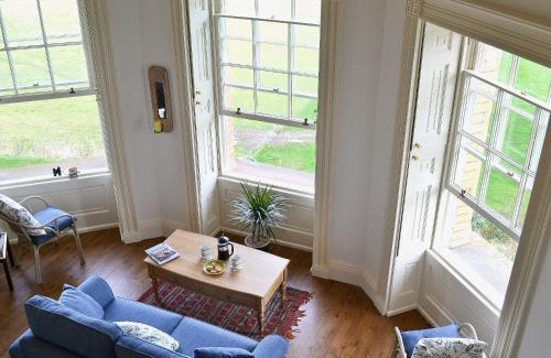Rhydyfelin House | Sea View