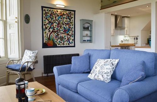 Rhydyfelin House | Sea View