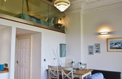 Rhydyfelin House | Sea View