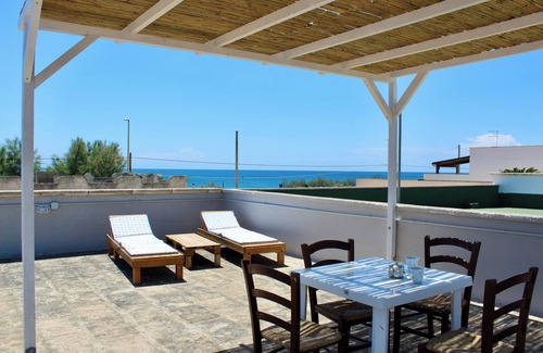 Specchiarica House | SEA VIEW HOUSE, sea front