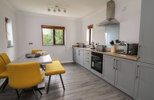 Saint Clears Cottage | SEA VIEW, pet friendly, character holiday cottage in St Clears