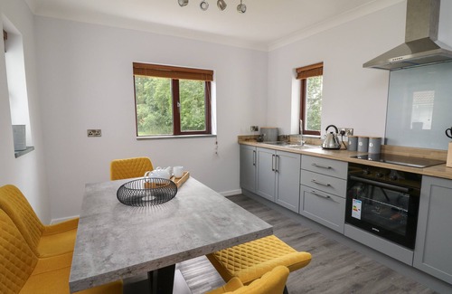 Saint Clears Cottage | SEA VIEW, pet friendly, character holiday cottage in St Clears
