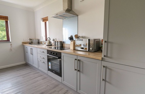 Saint Clears Cottage | SEA VIEW, pet friendly, character holiday cottage in St Clears