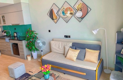 Bai Chay Apartment | Sea View Sandy Homestay Citadines Marina Ha Long