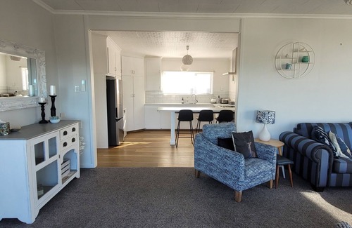 Riverton House | sea views from kitchen, dinning, master bedroom and large partly covered deck