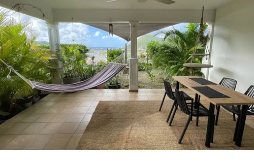 Plum Bay Condo | Sea views in Hope Estate
